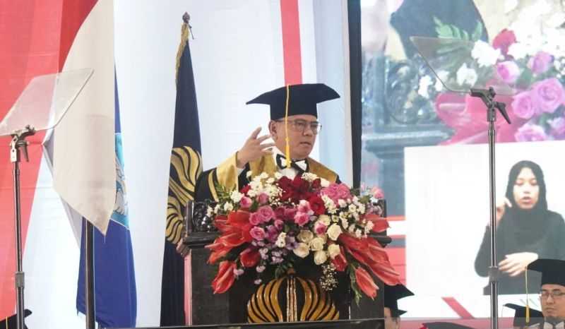 Sekjen Kemenkumham, Andap Budhi Revianto Terima Gelar Honoris Causa dari Unesa