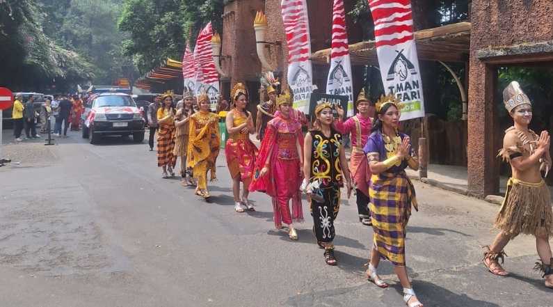 Semarak, Taman Safari Bogor Gelar Parade Satwa dan Budaya HUT ke-79 RI