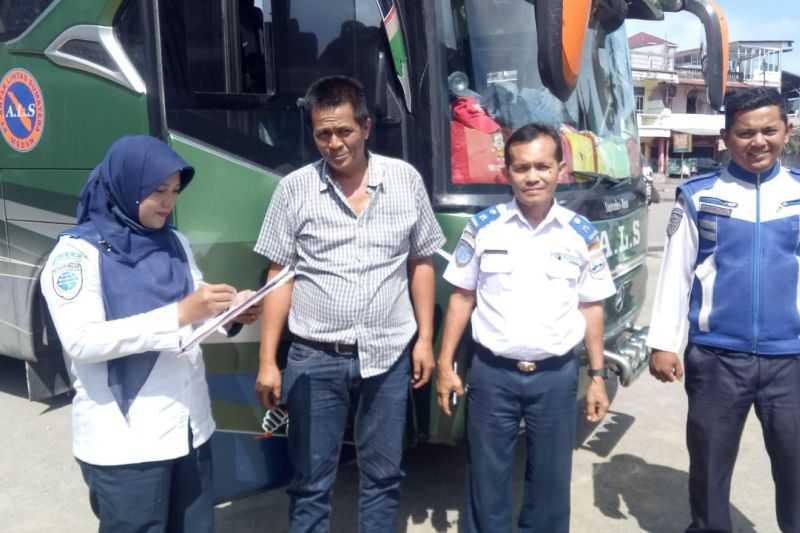 Sembilan bus cadangan disiapkan untuk layani pemudik di Pasaman Barat