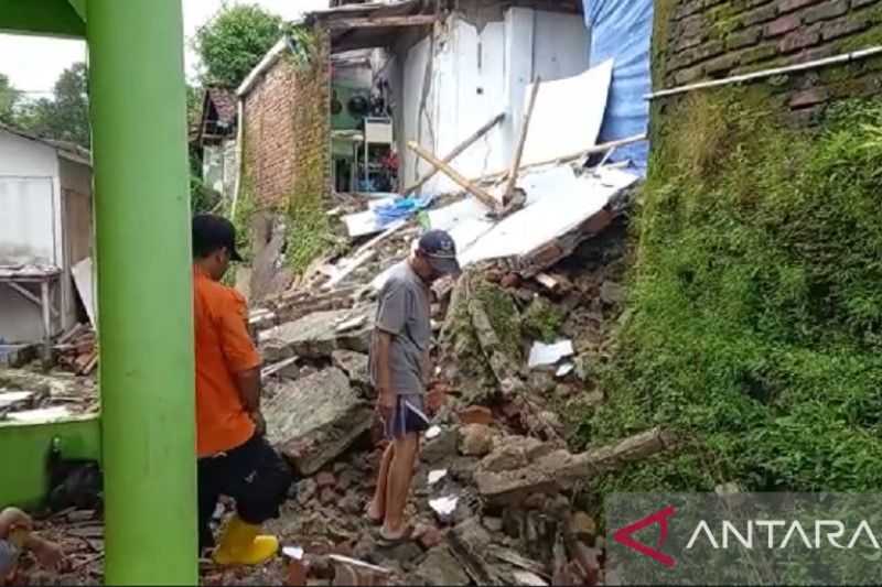 Semoga Cepat Ada Solusinya, Bencana Tanah Bergerak di Sukabumi Rusak Puluhan Rumah
