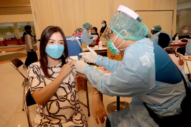 Semoga Cepat Punah Virus Korona, 1,7 Juta Warga Surabaya Telah Terima Vaksin Dosis Pertama