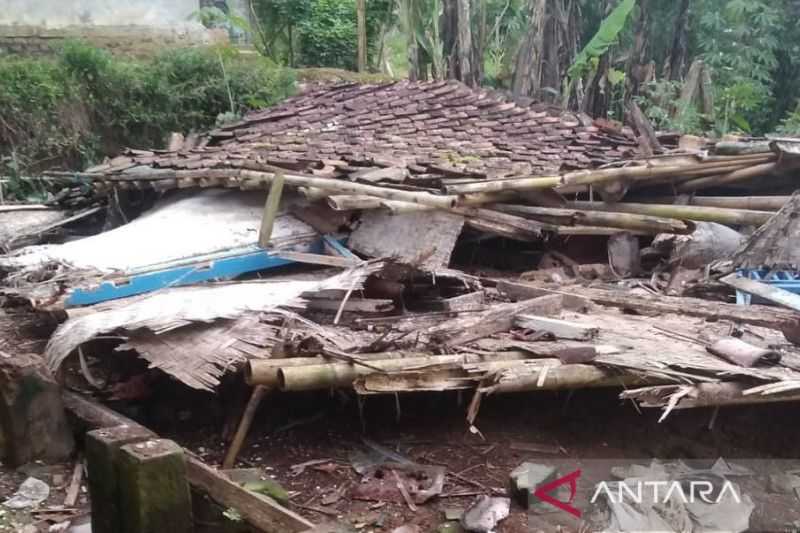 Semoga Segera Dapat Bantuan, Gempa Cianjur Akibatkan 956 Rumah di Kabupaten Sukabumi Rusak