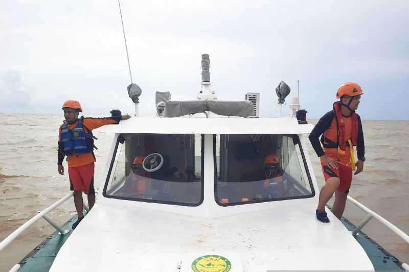 Semoga segera Ditemukan, Basarnas Banjarmasin Cari Penumpang KM Dharma Kartika IX Cebur ke Laut