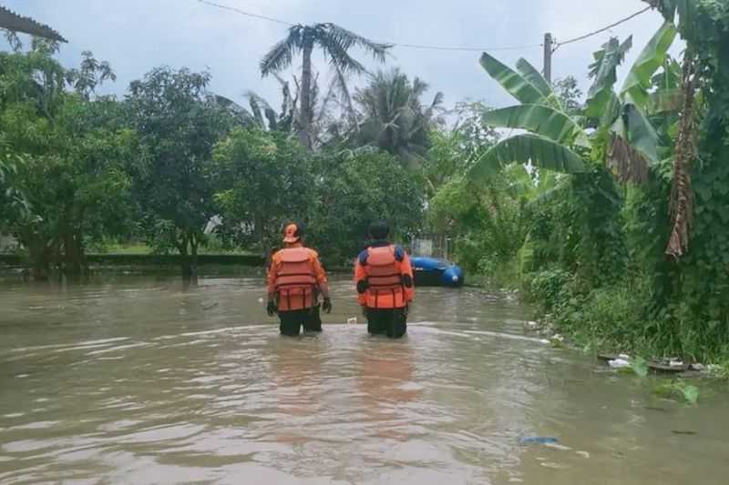 Semoga segera Surut dan Dapat Bantuan, Ribuan Rumah Warga di Karawang Terendam Banjir