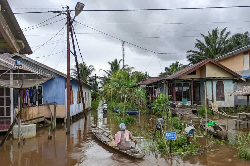 Semoga Segera Surut, Sejumlah Desa di Kabupaten Sambas Banjir Sebabkan Warga Mengungsi