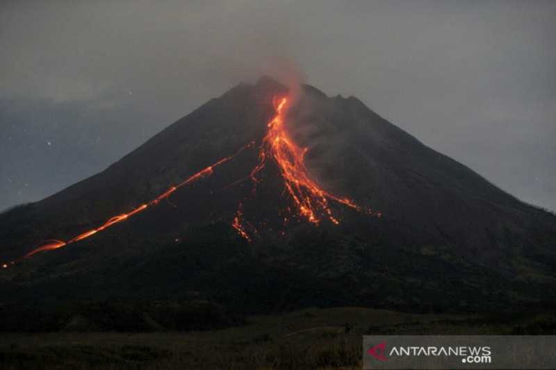 Semoga Tak Ada Korban dan Tidak Mengganas, Gunung Merapi Luncurkan Guguran Lava Pijar Sejauh 1.200 Meter