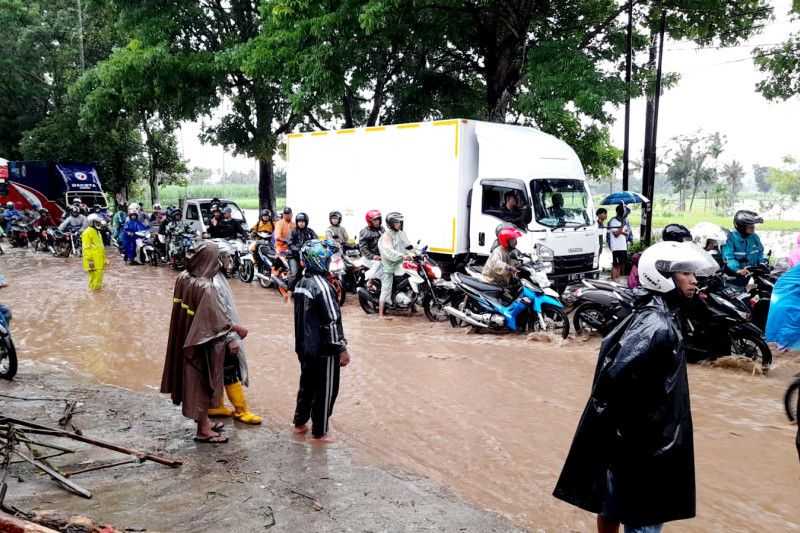 Semoga Tidak Ada Korban, Banjir Bandang Kembali Terjang Desa di Lereng Gunung Ijen Bondowoso