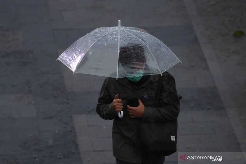 Semoga Tidak Banjir, BMKG: Jakarta Diperkirakan Hujan Merata Pada Rabu