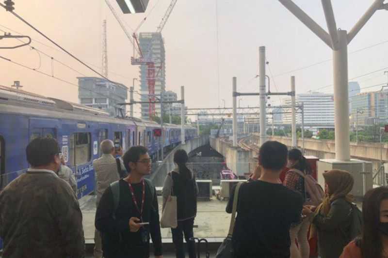 Sempat Ditutup, MRT Jakarta Kembali Beroperasi Pasca Insiden Konstruksi Kejagung