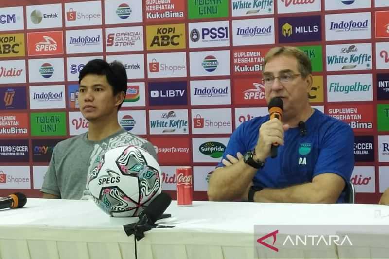 Sempat Kecolongan Gol, tapi Robert Senang Persib Menang