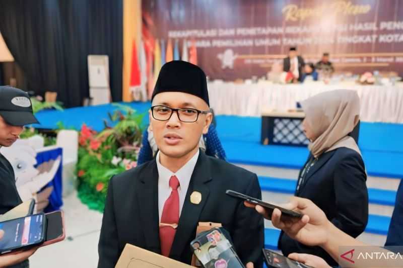 Sempat Ricuh, KPU Tanjungpinang Lanjutkan Rapat Pleno Rekapitulasi Suara Hari Ini