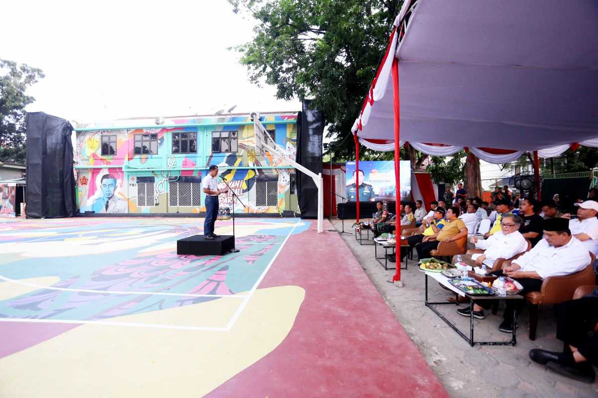 Seni Mural Ramaikan HUT TNI