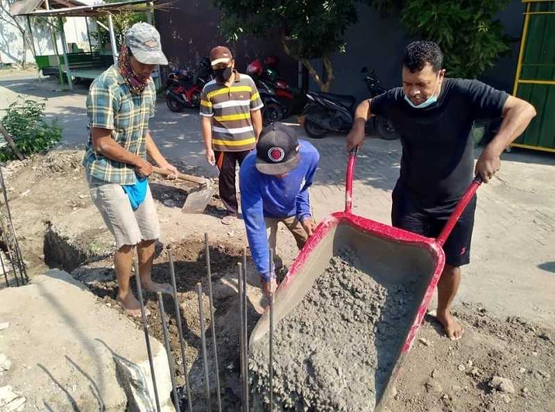 Seorang Ketua RT Beragama Katolik Ikut Bangun Masjid di Desanya, Bahkan Ikut Memberi Nama