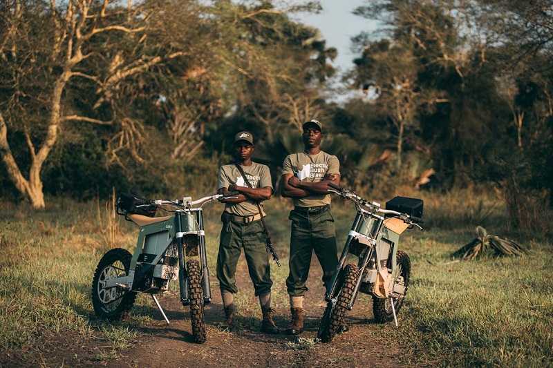 Sepeda Motor Bertenaga Surya Bantu Atasi Perburuan Satwa Liar di Afrika