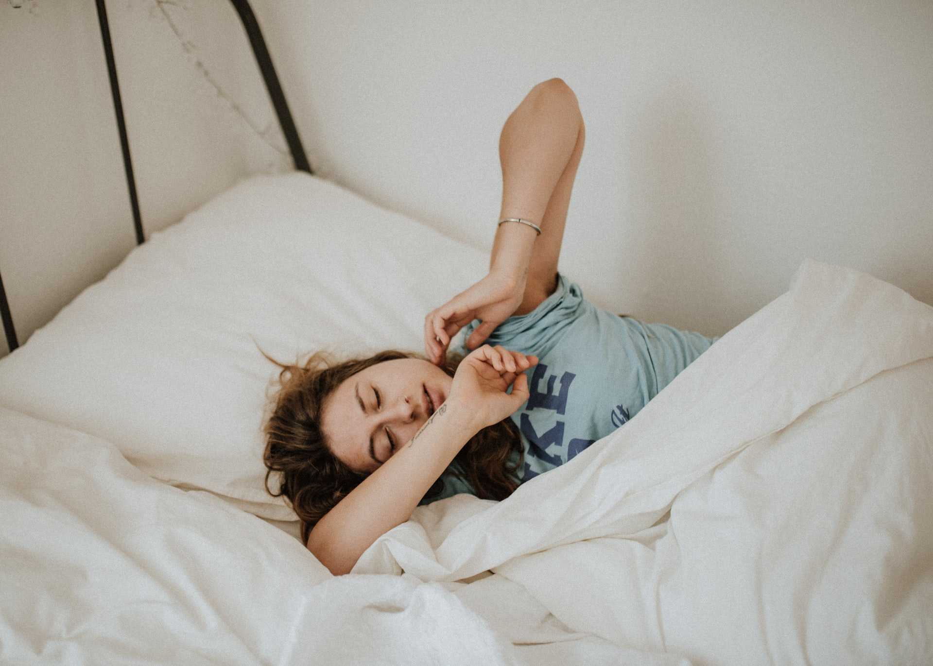 Sering Susah Tidur? Ini Penyebab Perempuan Rentan Alami Insomnia!