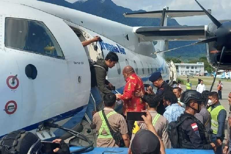Setelah Ditangkap Gubernur Papua Lukas Enembe Diterbangkan ke Jakarta Melalui Menado