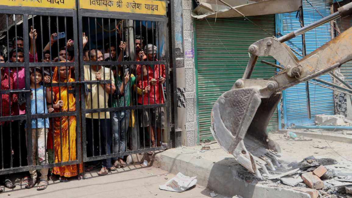 Setelah Kaum Minoritas Muslim Dapat Kekerasan, Polisi India Akhirnya Hentikan Pembongkaran Rumah Umat Islam di New Delhi
