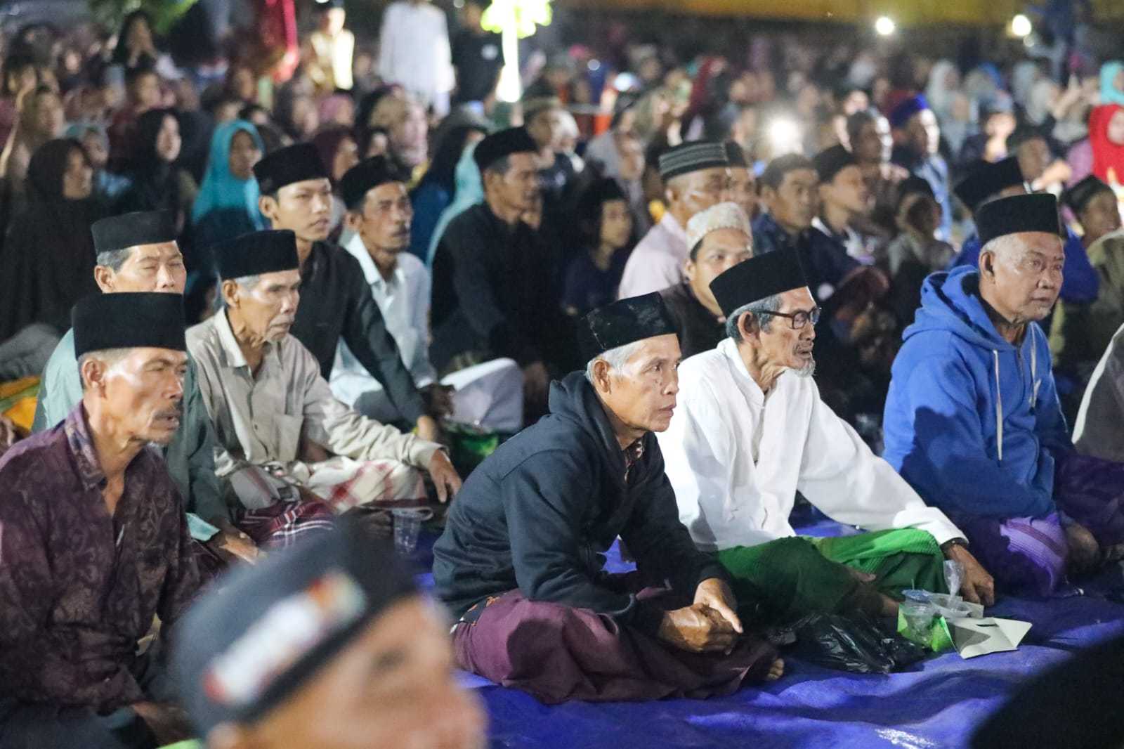 Sholawat Ribuan Warga Bersama Gardu Ganjar di Lebak : Doakan Pemimpin yang Mempersatukan Bangsa 4