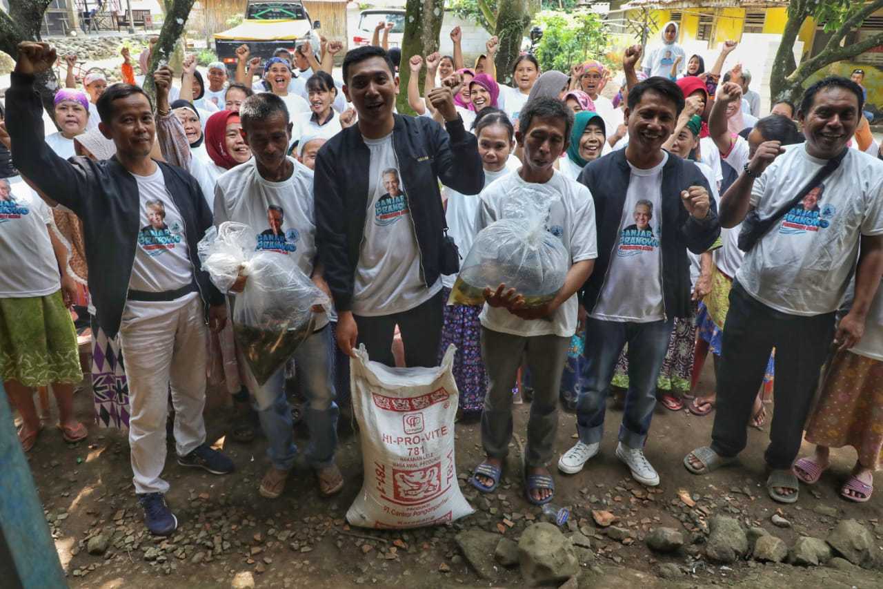 Silaturahmi ke Nelayan Waduk Jatiluhur, KNP Jabar Terus Galang Dukungan Untuk Ganjar Presiden 2024 4