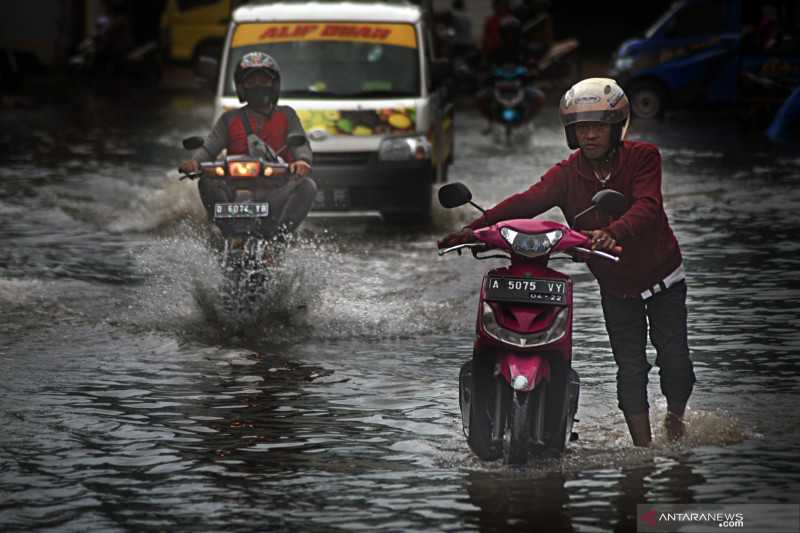 Simak Ya Peringatan Serius BMKG Ini, Belasan Provinsi Hadapi Potensi Hujan Lebat yang Bisa Sebabkan Banjir