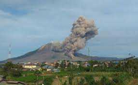 Sinabung Dua Kali Erupsi