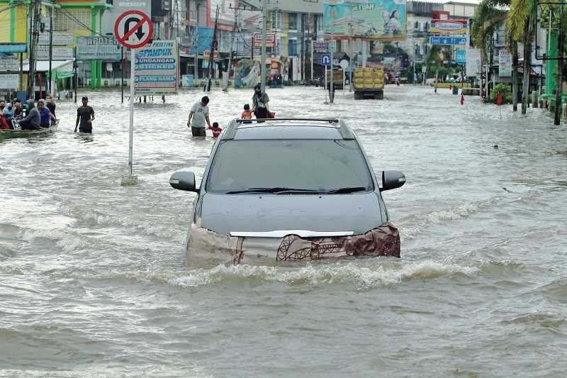 SINTANG MASIH BANJIR