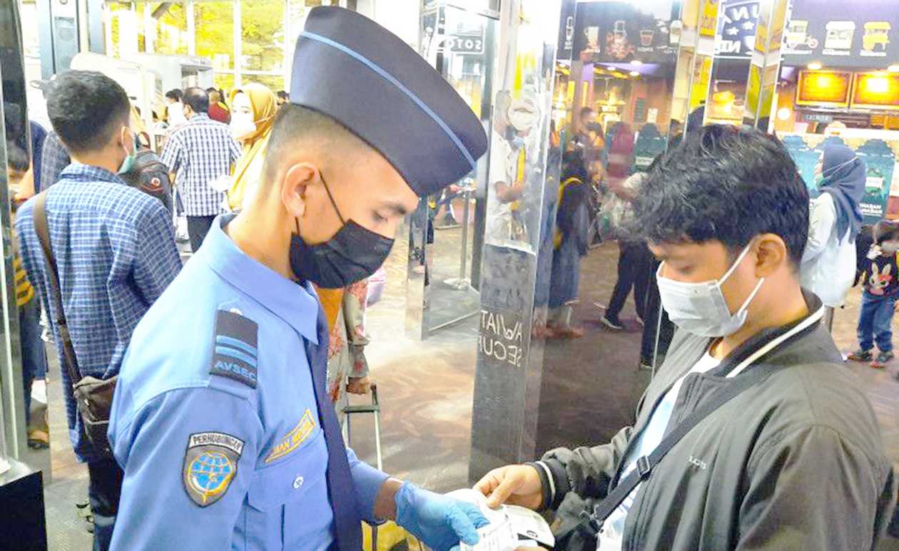 Soekarno-Hatta Tetap Berlakukan Booster