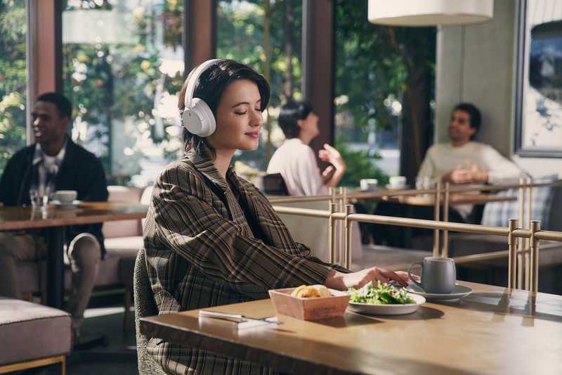 Sony Tawarkan Headphone Nirkabel Berteknologi DSEE  