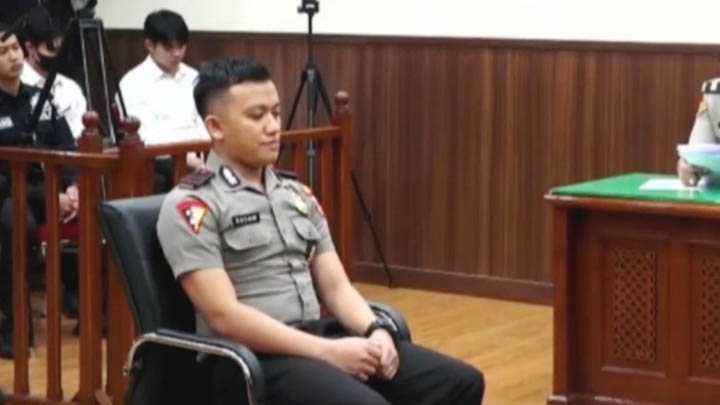 Sopir Ferdy Sambo Disanksi Demosi 1 Tahun