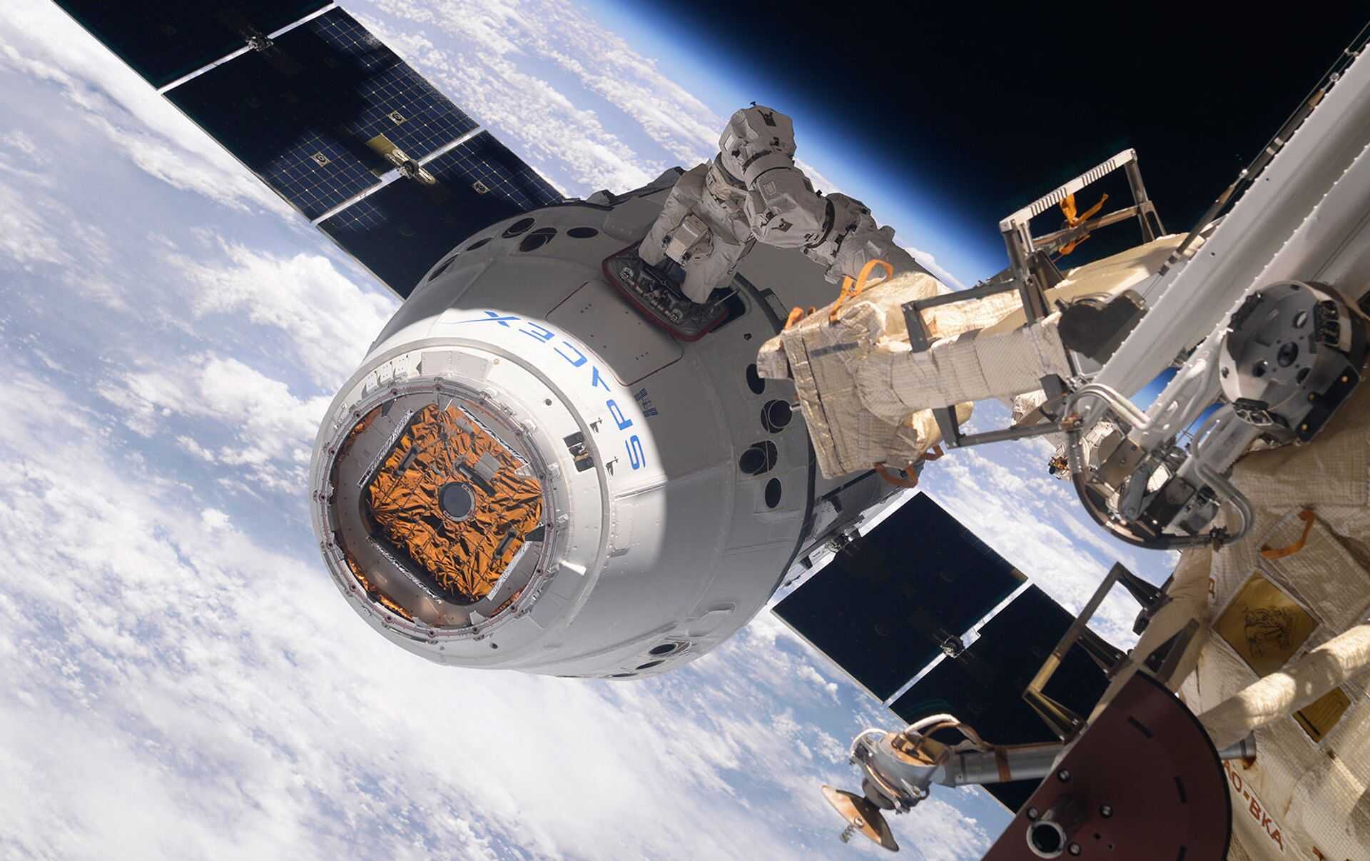 SpaceX Kirim Kargo Berisi Muatan Sains ke Stasiun Luar Angkasa Internasional 