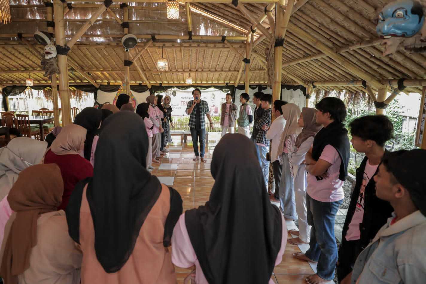 Srikandi Ganjar Gelar Pelatihan Vokal untuk Asah Bakat Milenial di Cirebon 2