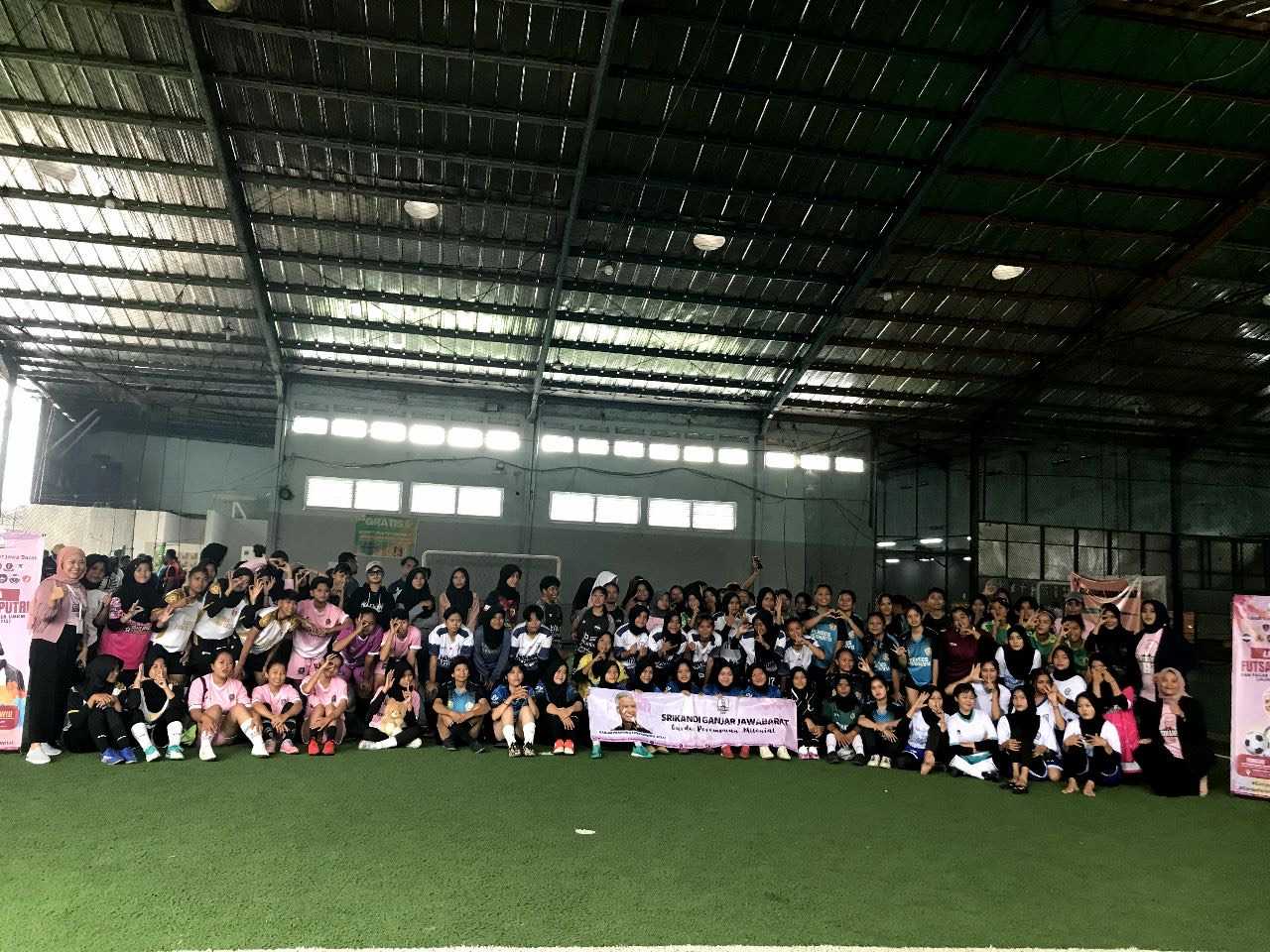 Srikandi Ganjar Jabar Gelar Liga Futsal Putri dan Pasar Kuliner Indramayu, Seru