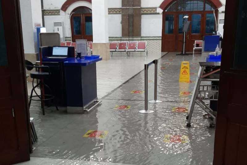 Stasiun Tawang Semarang Kembali Dilanda Banjir