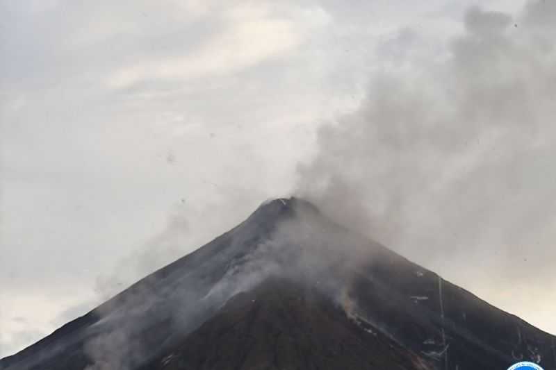 Status Gunung Karangetang Turun Jadi Waspada