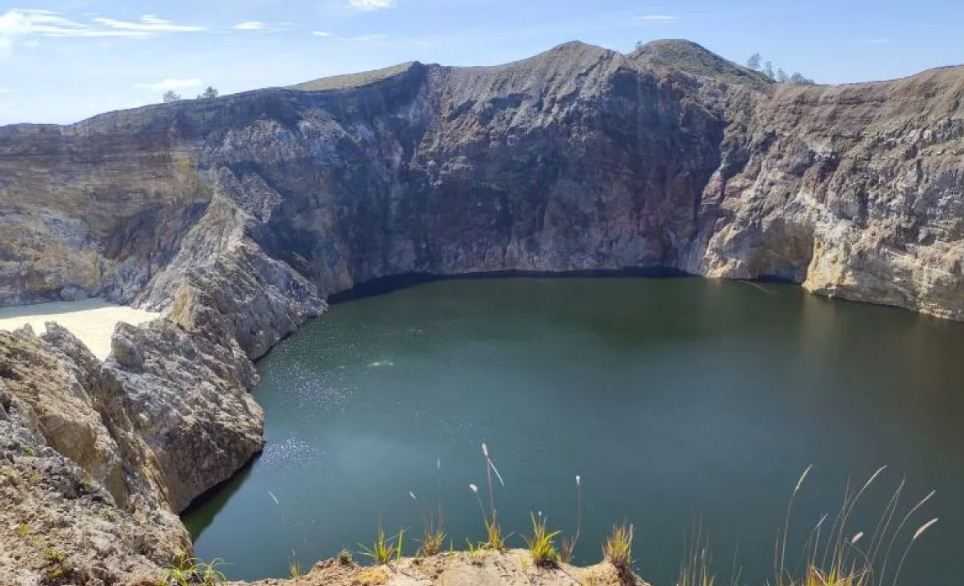 Status Gunung Kelimutu Waspada, Kunjungan Wisata ke Danau Kelimutu Dibatasi