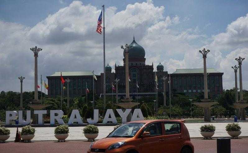 Suasana Ibu Kota Malaysia Sepi Jelang Penguncian Total