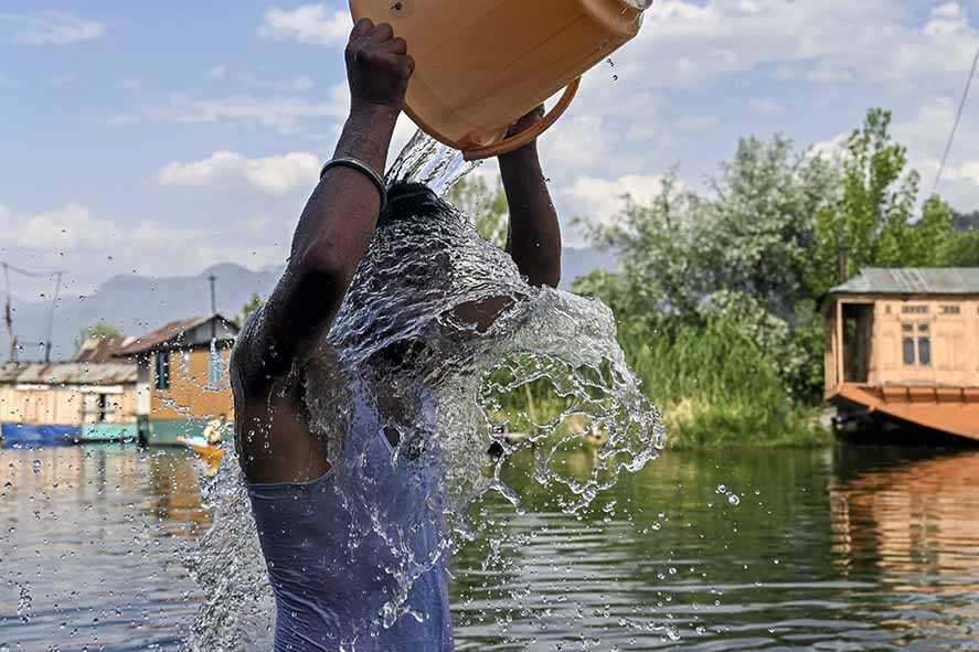 Suhu Panas Ekstrem di India  Sebabkan 98 Orang Tewas