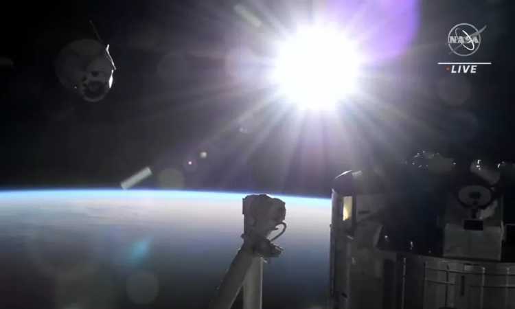 Sukses! Kapsul Kargo SpaceX Dragon Kembali ke Bumi Usai Jalani Misi ke ISS