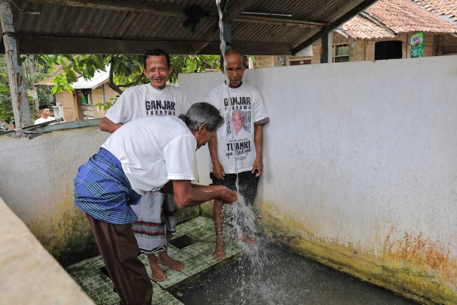 Sulit Akses Air, Gardu Ganjar Berikan Bantuan Sumur Bor Bagi Masyarakat Lebak