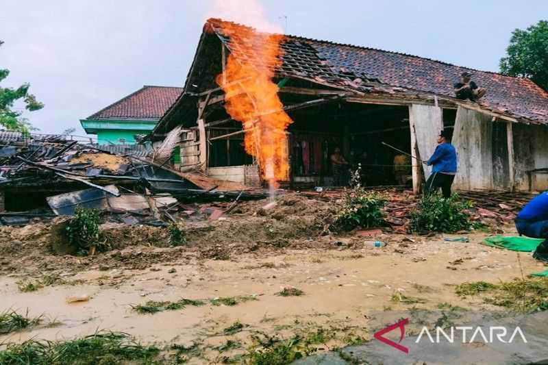 Sumur Air di Sampang Mengandung Gas, Warga Terbakar Saat Menyulut Api Rokok