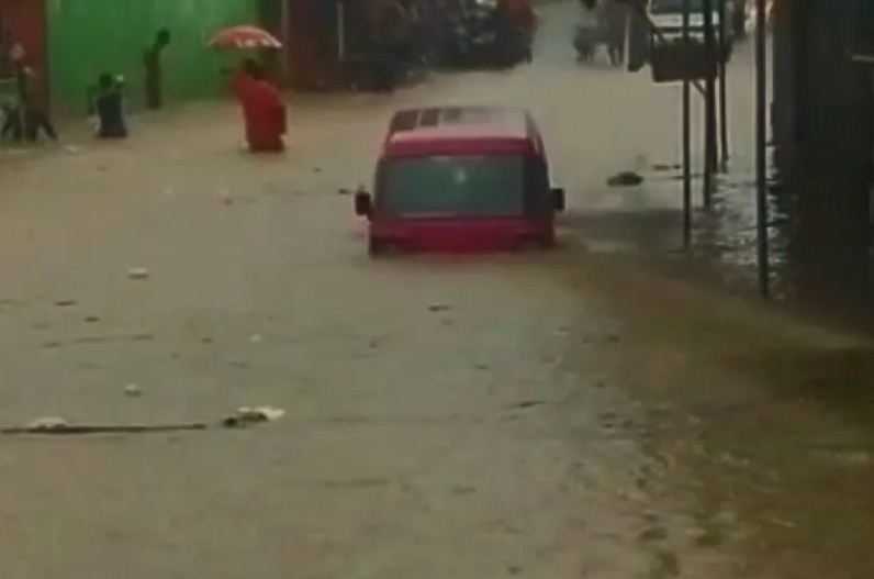 Sungai Cibening Meluap, Sejumlah Dusun Terendam Banjir Setinggi 70-200 Cm di Sukabumi