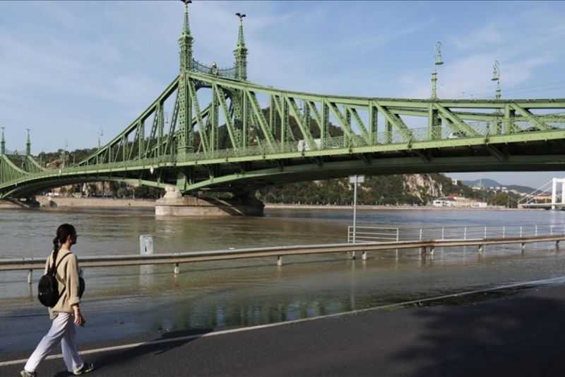 Sungai Danube Meluap ke Level Tertinggi di Budapest