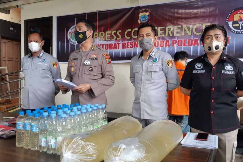 Sungguh Mengenaskan, Dua Perempuan Ini Mencoba Selundupkan Ribuan Liter Minuman Cap Tikus