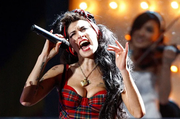 Sutradara 'Fifty Shades of Grey' akan Buat Film Tentang Amy Winehouse