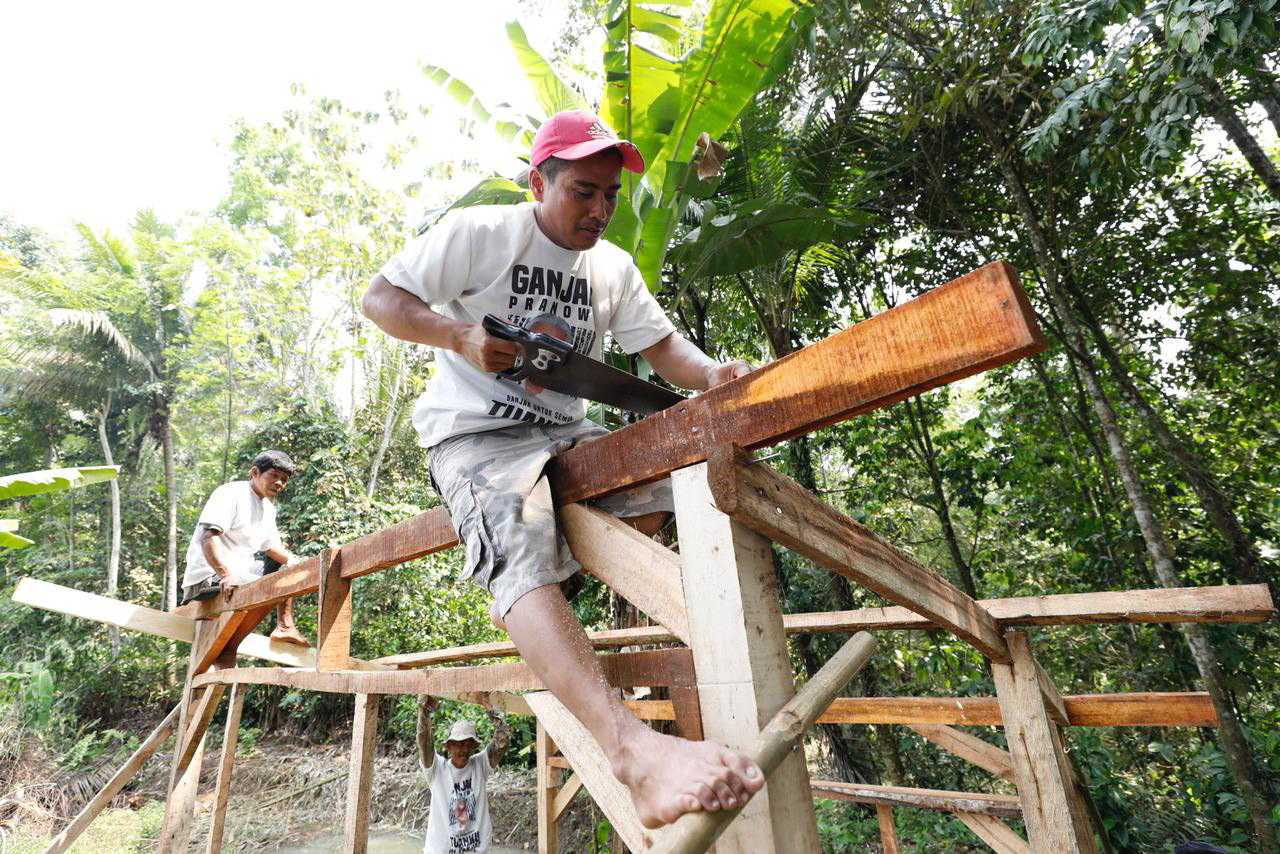 Tak Layak Digunakan, Ganjar Untuk Semua Renovasi Pemandian Umum Warga Kampung Sanding Lebak