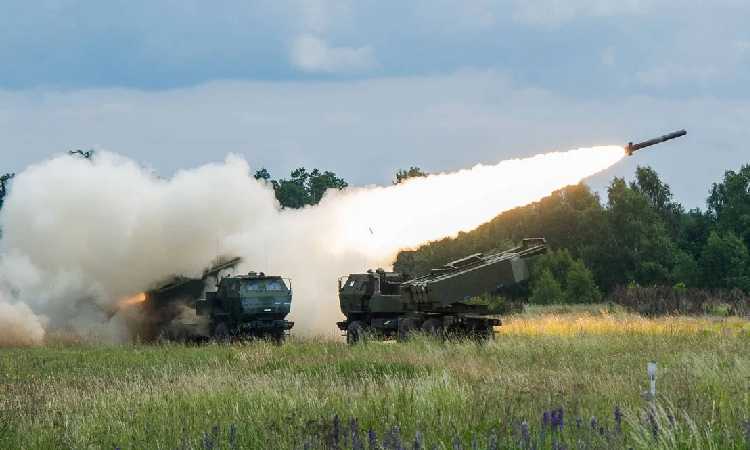 Tak Tinggal Diam! Ukraina Operasikan Roket Buatan Amerika Serikat Pertama Kali Hingga Tewaskan 40 Tentara Rusia