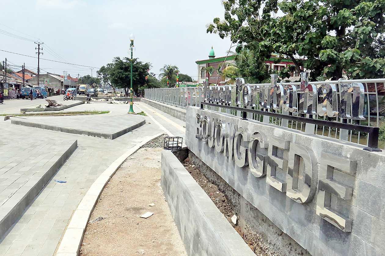 Taman di Bantaran Kali Bojonggede