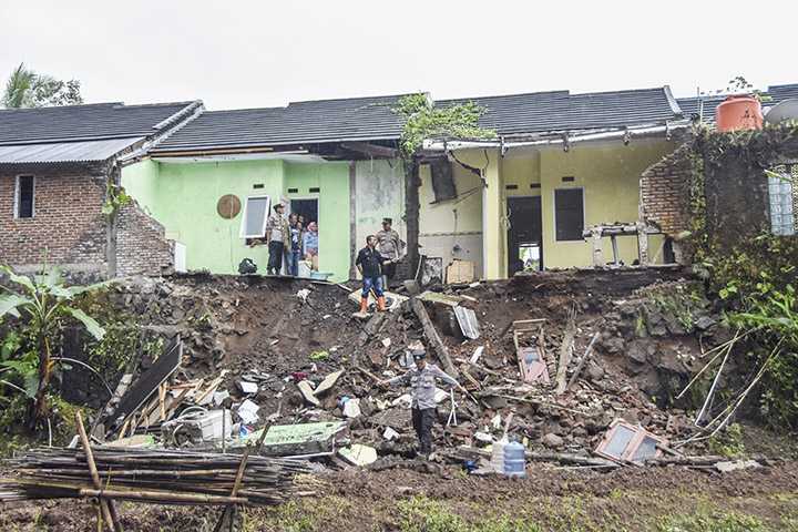 Tanah Longsor di Tasikmalaya