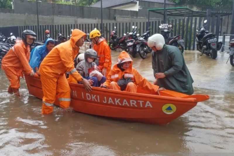 Tangani Banjir Jakarta, 267 Petugas BPBD Disiagakan di Wilayah Rawan Banjir