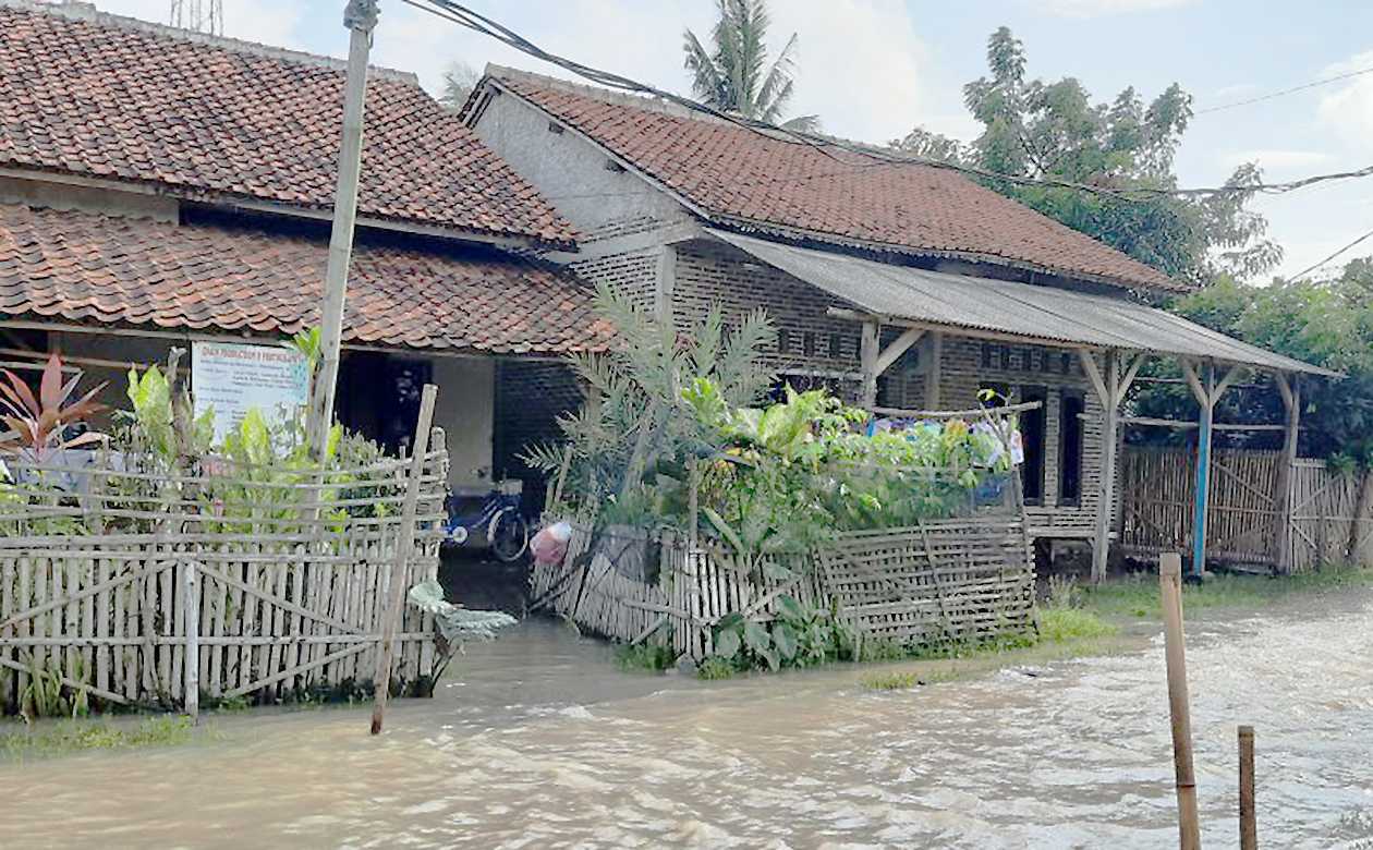 Tanjung Pasir Teluk Naga  Terendam Banjir Rob